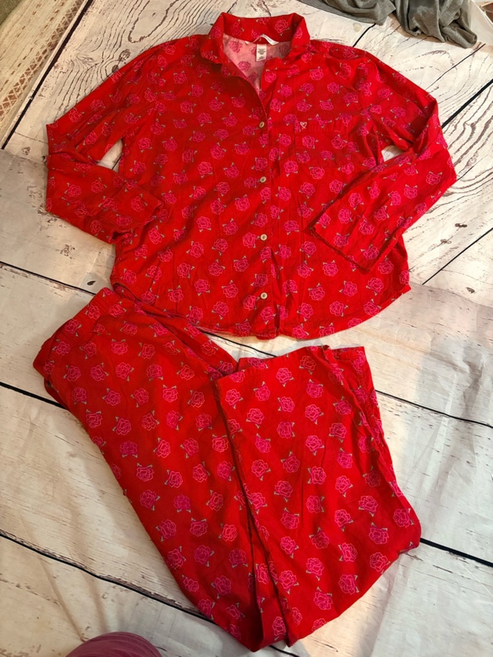 Victoria's Secret Red Floral Button-Front Pajama Set women’s vintage medium
